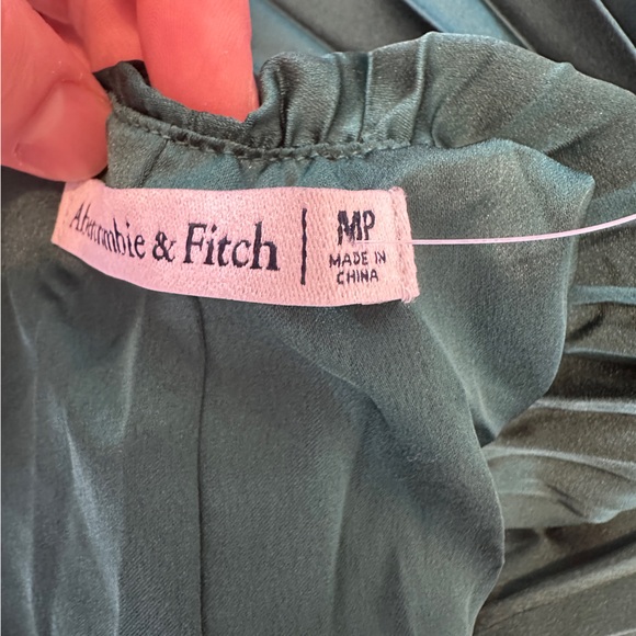 Abercrombie & Fitch Green Giselle Pleated Trapeze Halter Mini Dress Size MP - Picture 11 of 13